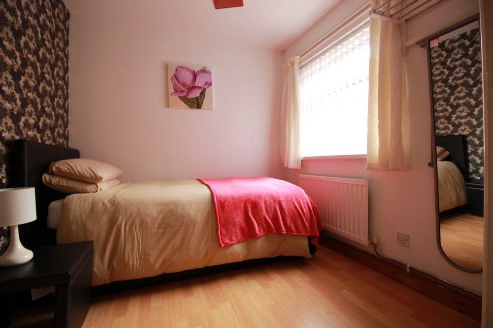 Great Location - City Centre - Parking - 4 Beds - 2 Bedrooms Belfast Exterior photo