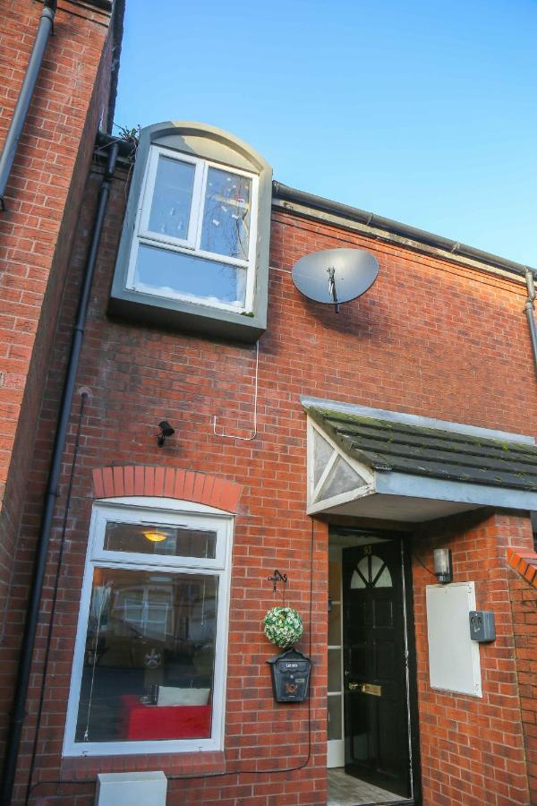 Great Location - City Centre - Parking - 4 Beds - 2 Bedrooms Belfast Exterior photo